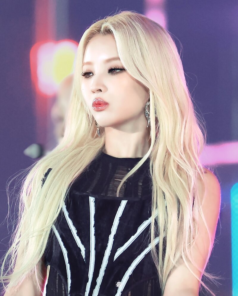 221224 (G)I-DLE Soyeon - SBS Gayo Daejeon | kpopping