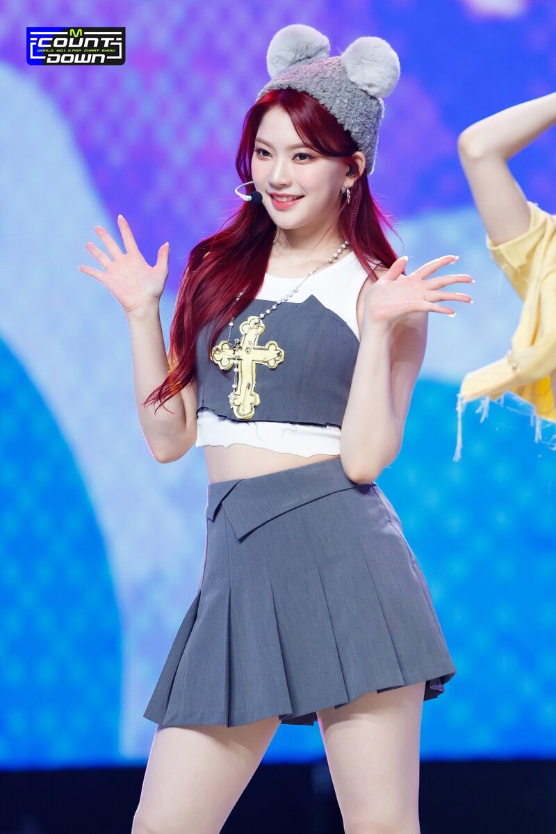 230302 STAYC Isa 'Teddy Bear' at M Countdown documents 3