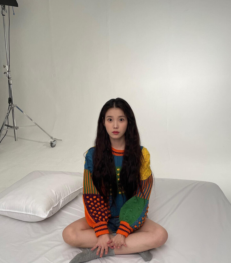 230427 IU Instagram Update documents 7