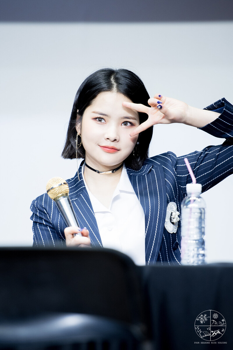 180310 Weki Meki Rina at Seocho 'Lucky' Fansign documents 2