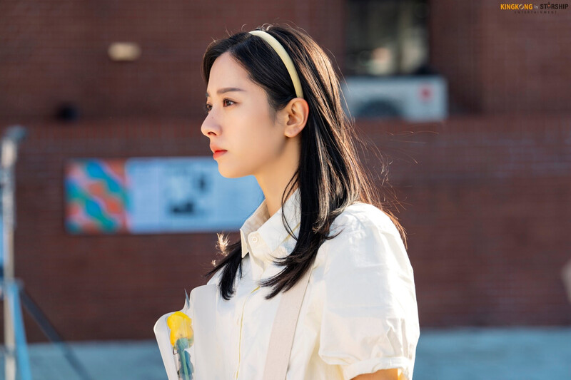 220319 Starship Naver - WJSN Bona - "Twenty Five Twenty One" Behind documents 25