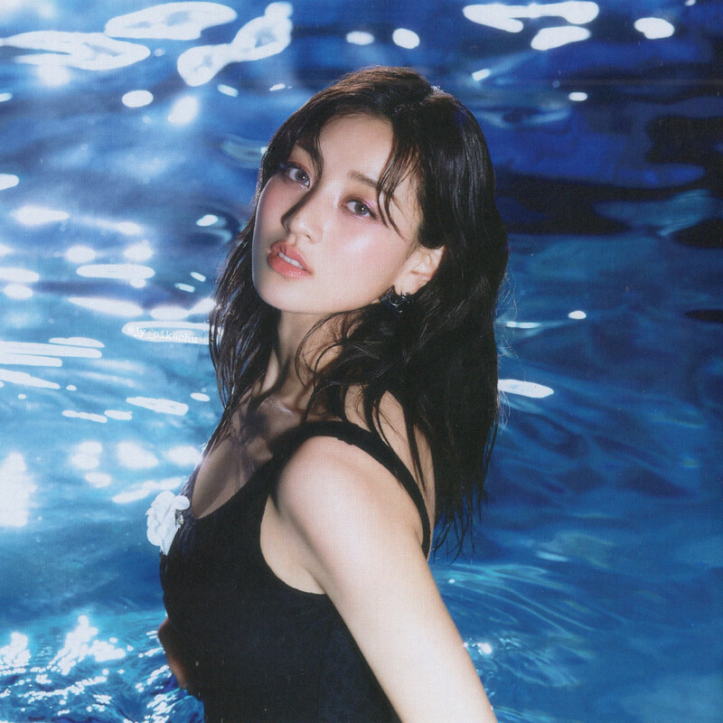 240720 TWICE -【SCAN】TWICE JAPAN 5th ALBUM DIVE Solo Jacket documents 5