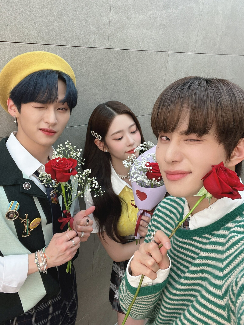 220514 Music Core Twitter Update - MCs Lee Know, Minju, and Jungwoo documents 1