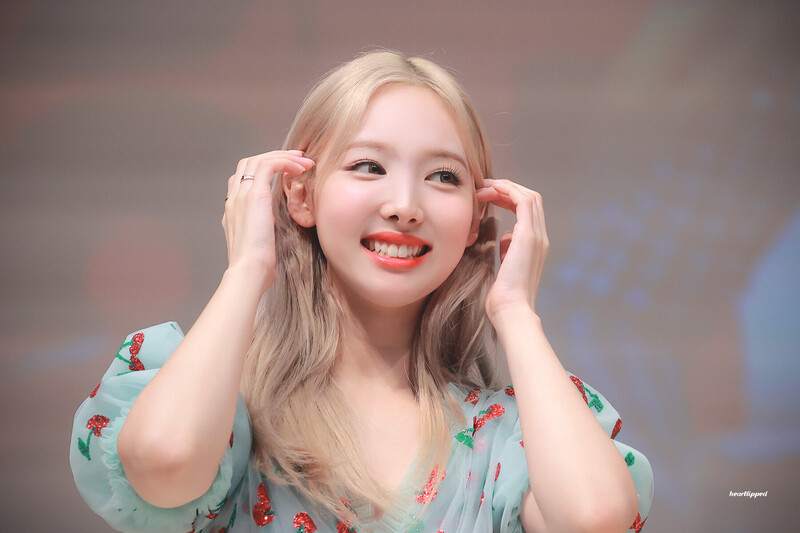 220703 TWICE Nayeon - Music Plant Fansign documents 4