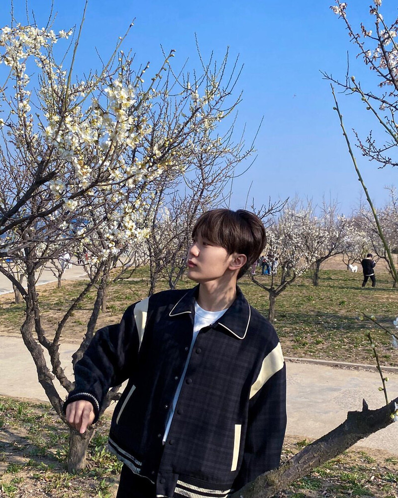 230408 SEVENTEEN Seungkwan Instagram Update documents 2