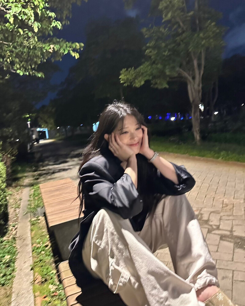 241003 fromis_9 Seoyeon Instagram Update documents 3