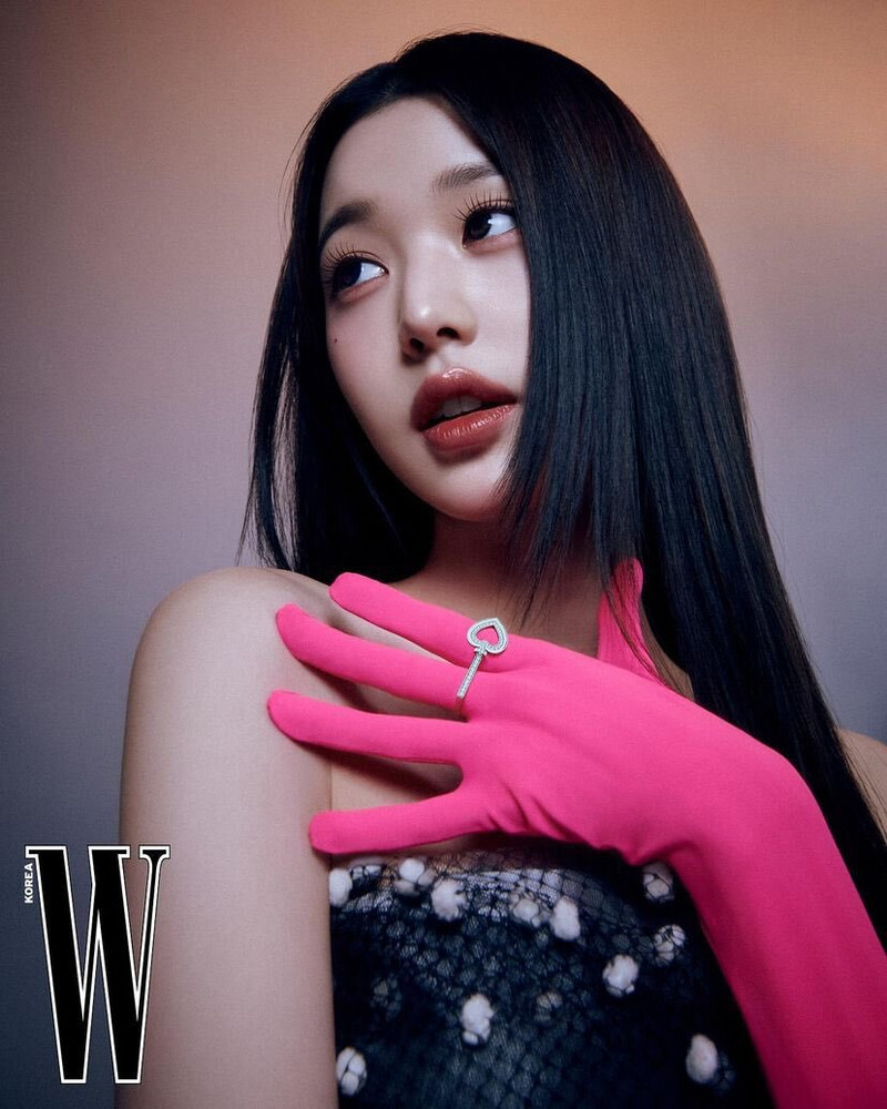 IVE Wonyoung for W Korea x Fred Jewelry documents 1