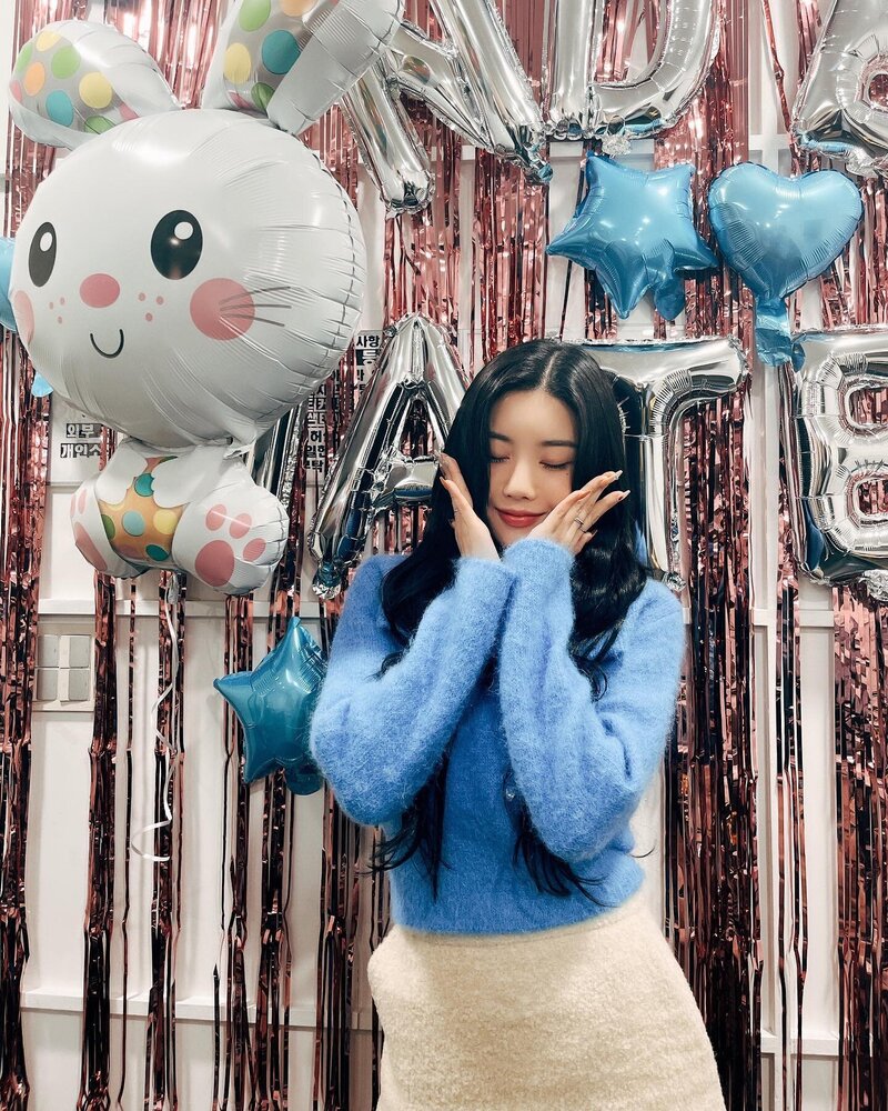 221014 Eunbi Instagram Update | kpopping