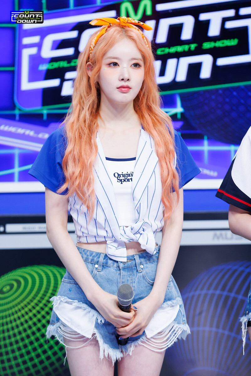 230824 STAYC Sieun & Isa - Special MCs at M COUNTDOWN documents 15