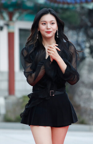 240327 VIVIZ Umji - 2024 Universal Superstar Awards (USA)