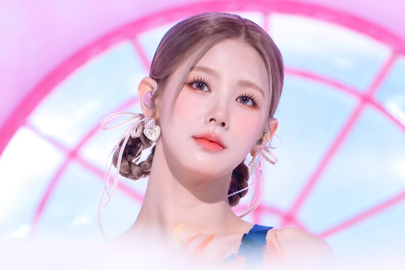220503 (G)I-DLE Miyeon at The Show documents 14