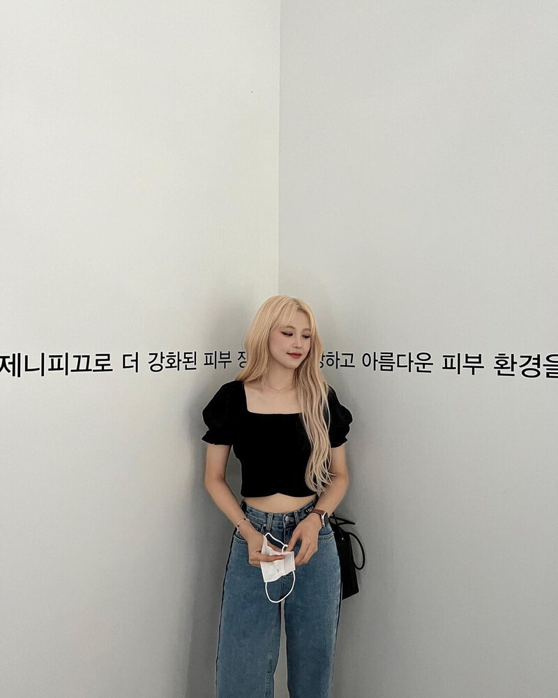 220901 PIXY Instagram Update - Lola documents 2