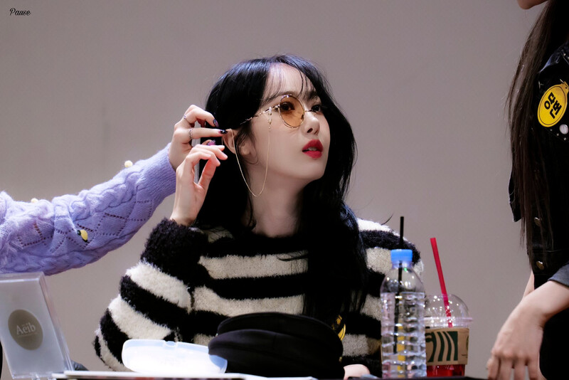 230203 VIVIZ SinB - SoundWave Fansign documents 2