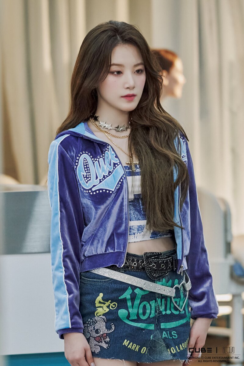 230530 Cube Naver Post - (G)I-DLE 'Queencard' MV Behind documents 11