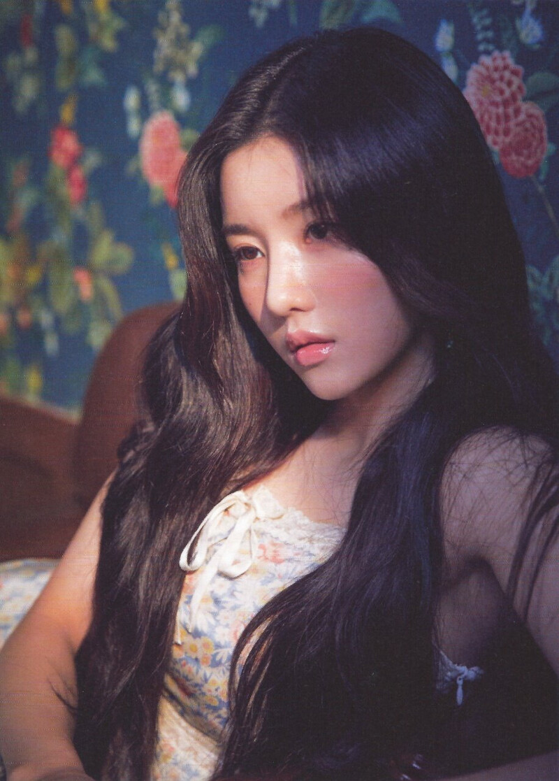 Kwon Eunbi - The First Photobook 'Silver Rain' (Scans) documents 12