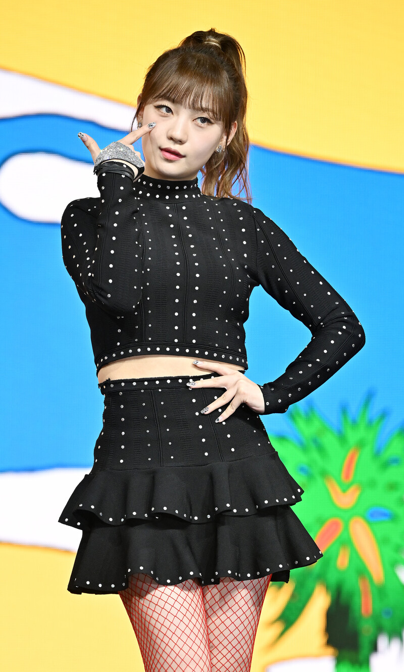 220228 Rocket Punch Sohee - 'YELLOW PUNCH' Comeback Showcase documents 5