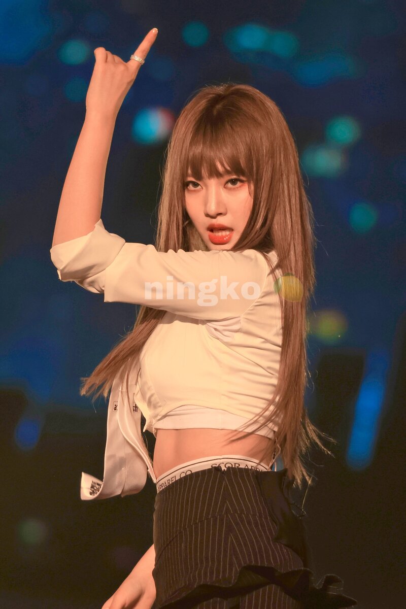 220820 aespa Ningning - SMTOWN LIVE 2022 in Suwon documents 3