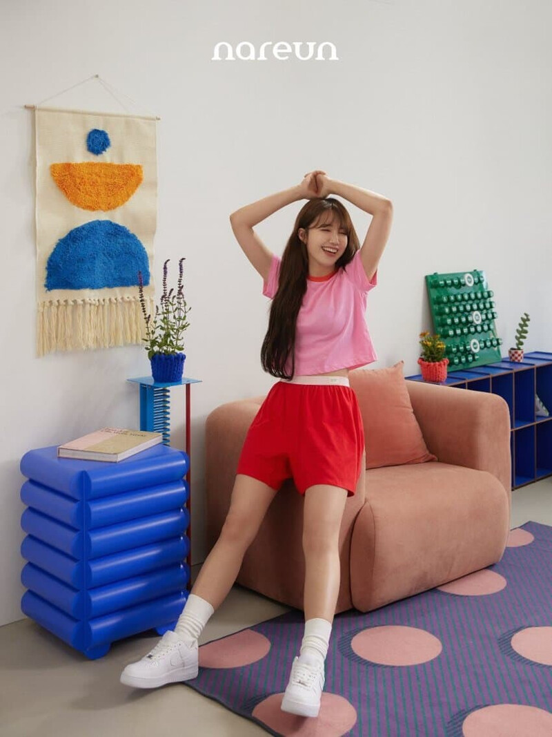 Apink EUNJI in '2023 Spring Summer Nareun Collection' documents 7