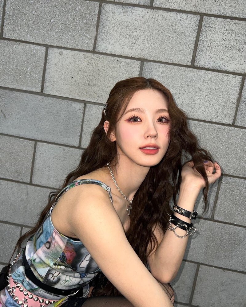 220323 (G)I-DLE Miyeon SNS Update documents 5