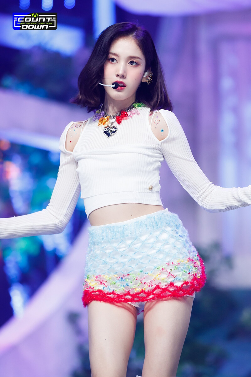 220721 STAYC J 'BEAUTIFUL MONSTER' at M Countdown documents 8