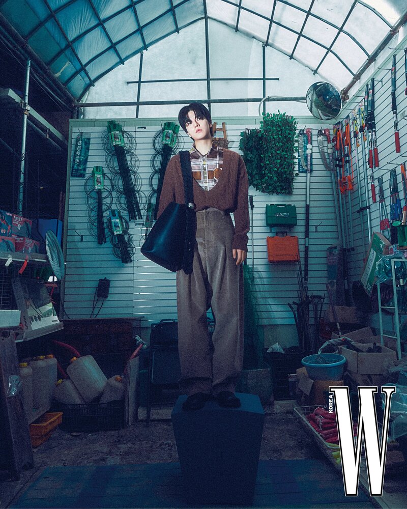 Stray Kids Seungmin x Loewe for W Korea Vol. 6 June 2024 Issue documents 8