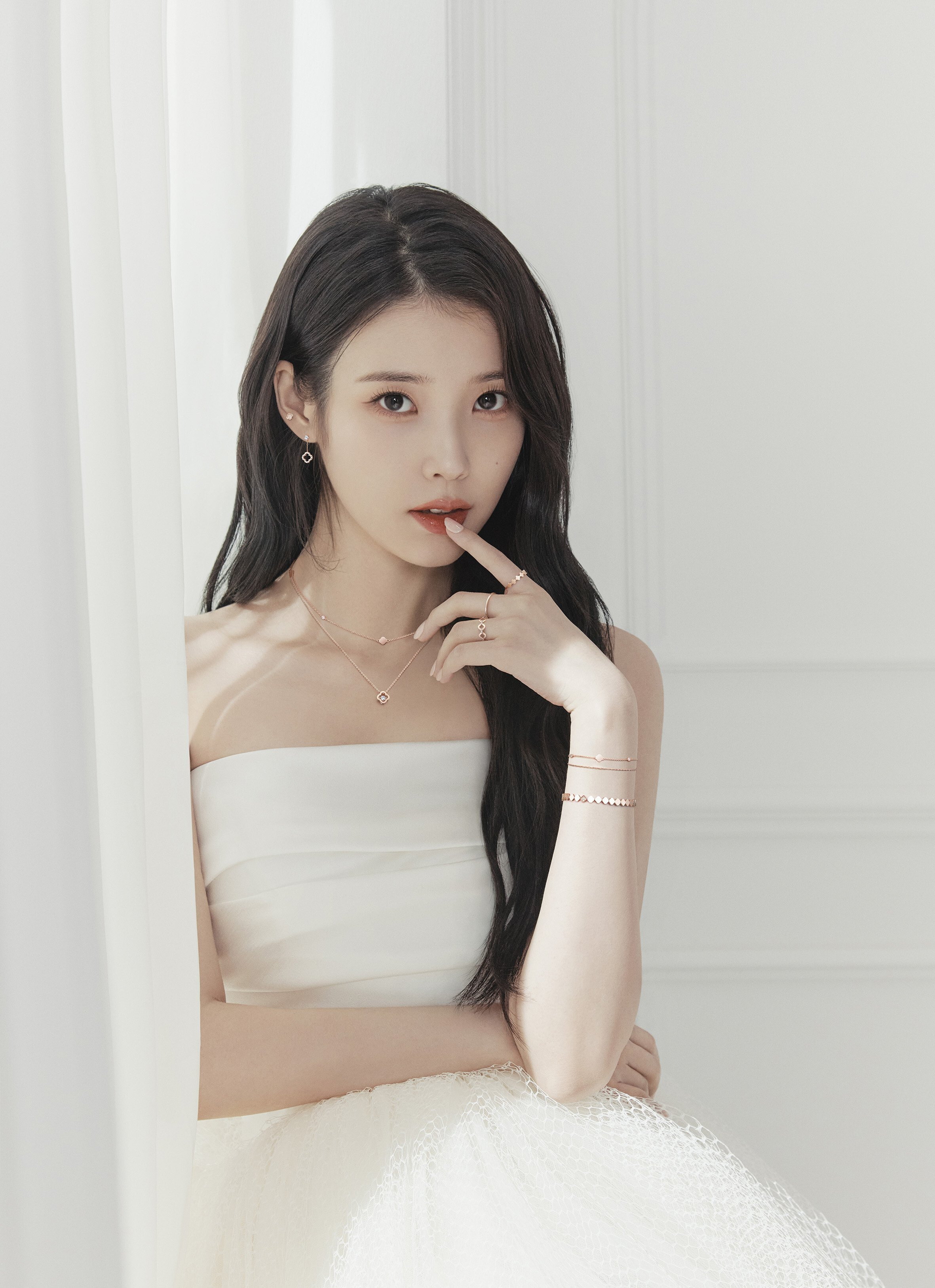 IU for J.ESTINA 2023 SPRING 'Love & Luck, Clovia' kpopping