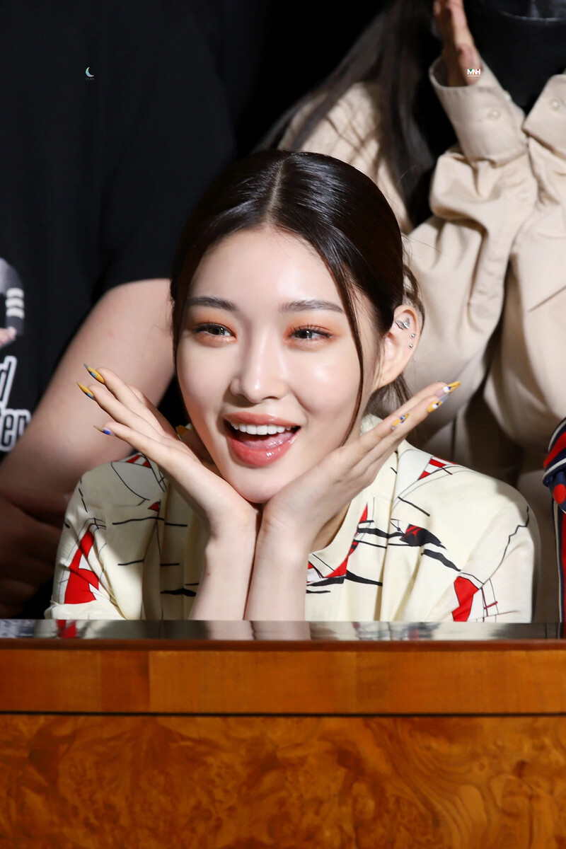 210510 MNH Naver Post - Sunmi & Chungha's Marie Claire Photoshoot Behind documents 23