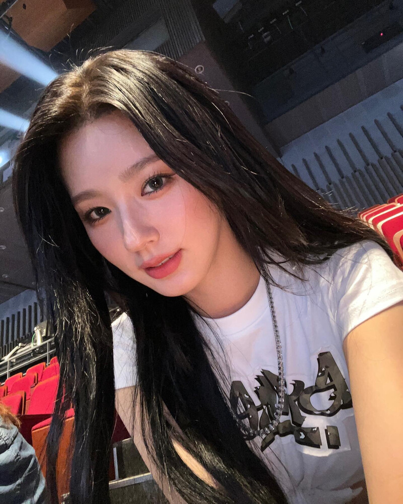 230520 (G)I-DLE Miyeon Instagram Update | kpopping