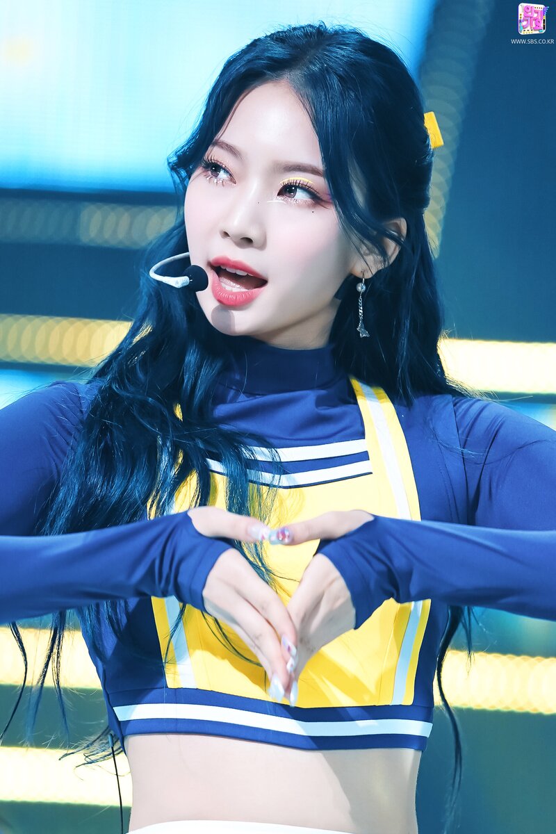 210926 STAYC - 'STEREOTYPE' at Inkigayo documents 1