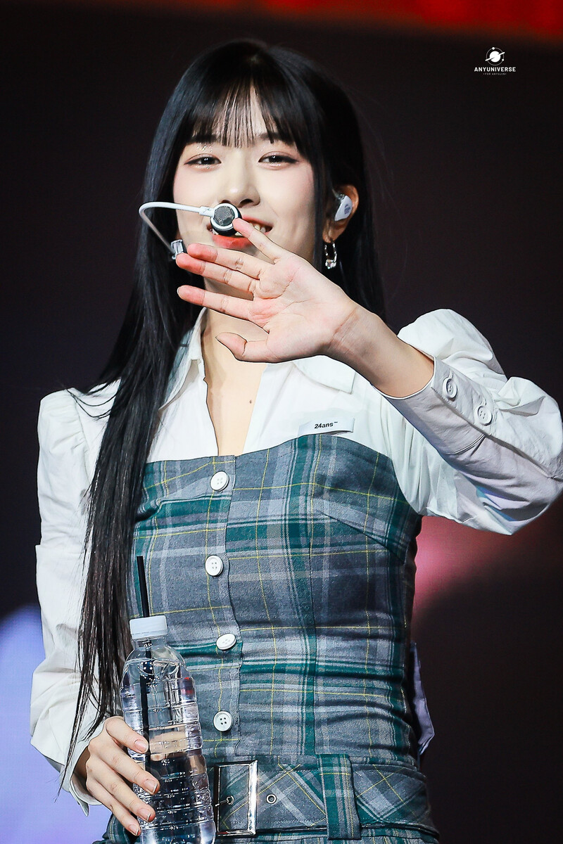 230212 IVE Yujin - The First Fan Concert 'The Prom Queens' Day 2 documents 11