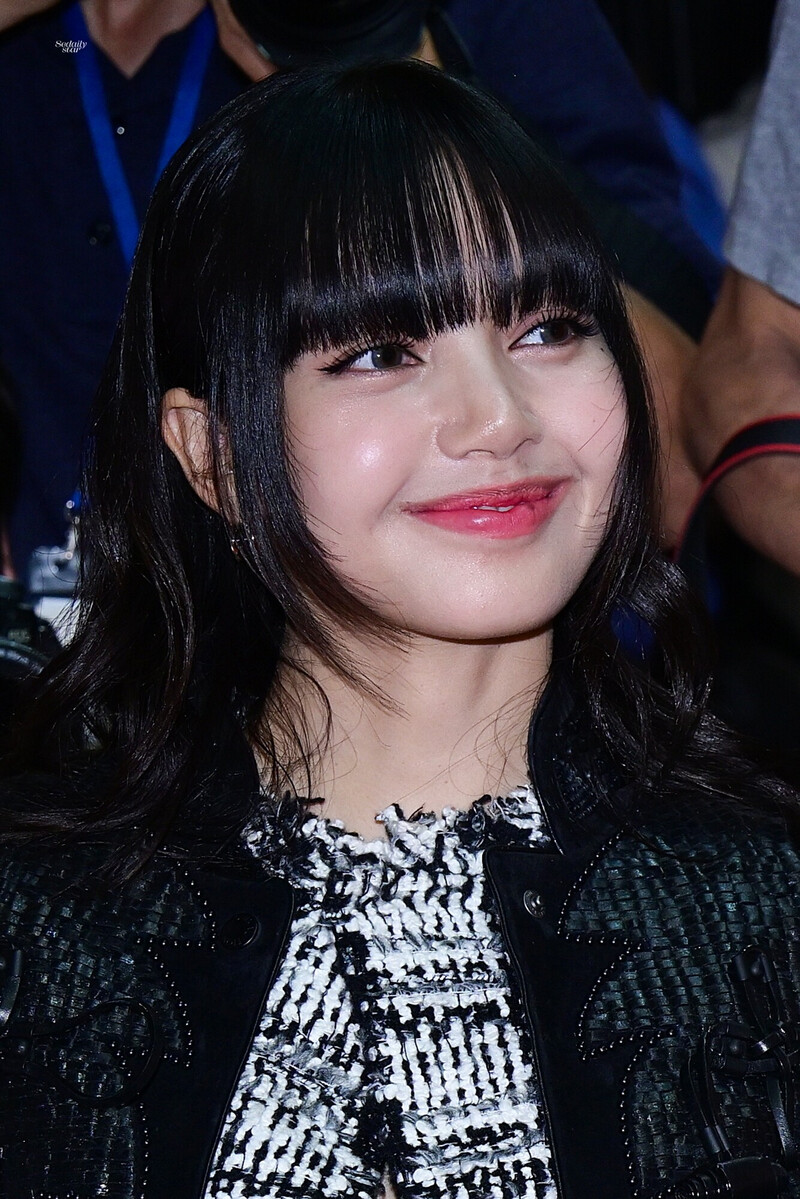 240809 Lisa - Pink Carpet Event for BLACKPINK 'BORN PINK World Tour in Cinema' documents 6