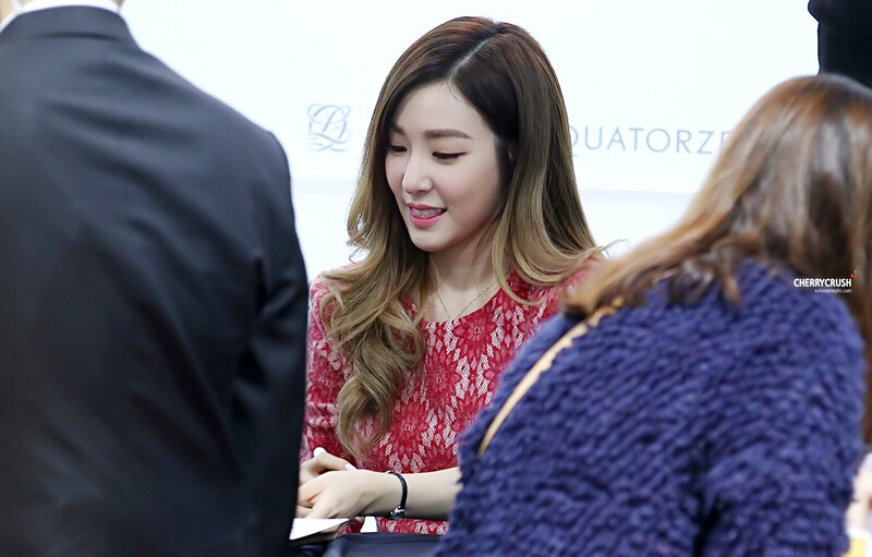 151127 Girls' Generation Tiffany at Louis Quatorze Busan Fansign documents 4