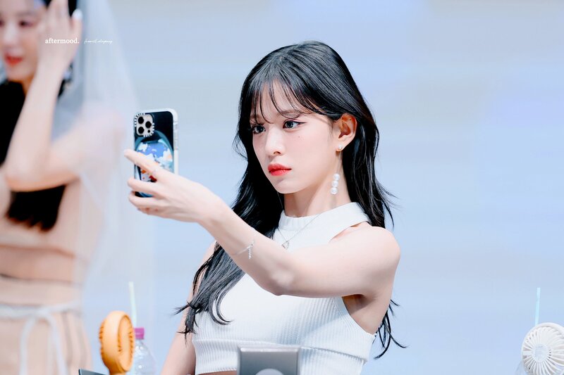 220713 fromis_9 Chaeyoung documents 1
