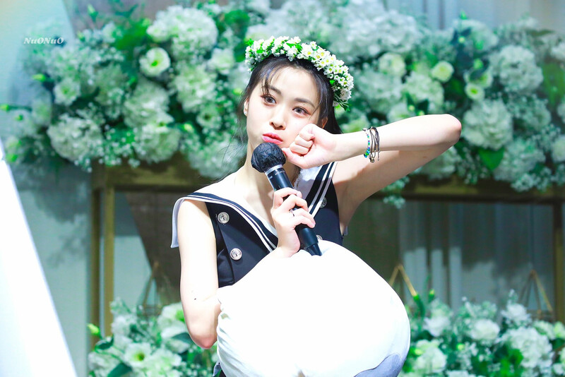 220731 ITZY Ryujin - Withmuu Fansign documents 4