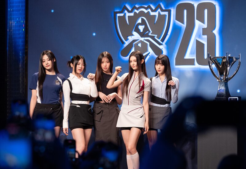 231115 New Jeans at  2023 League of Legends World Championship Final Media Day documents 4