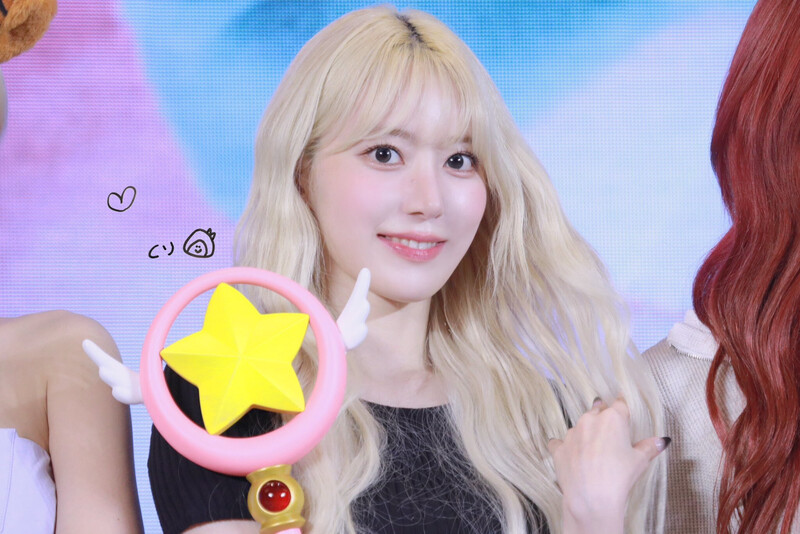 240428 LE SSERAFIM Sakura - Offline Fansign Event at Qingdao China documents 4