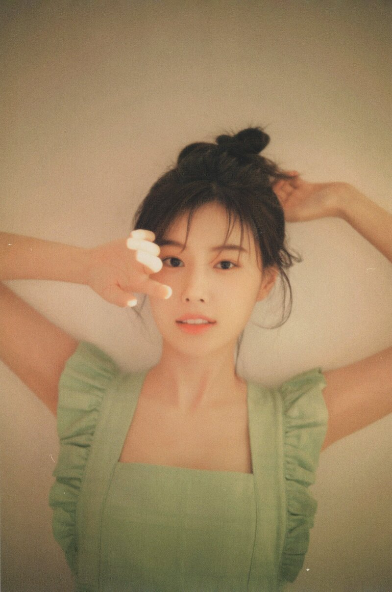 Hyewon 1st Photobook Beauty Cut [Scans] documents 8