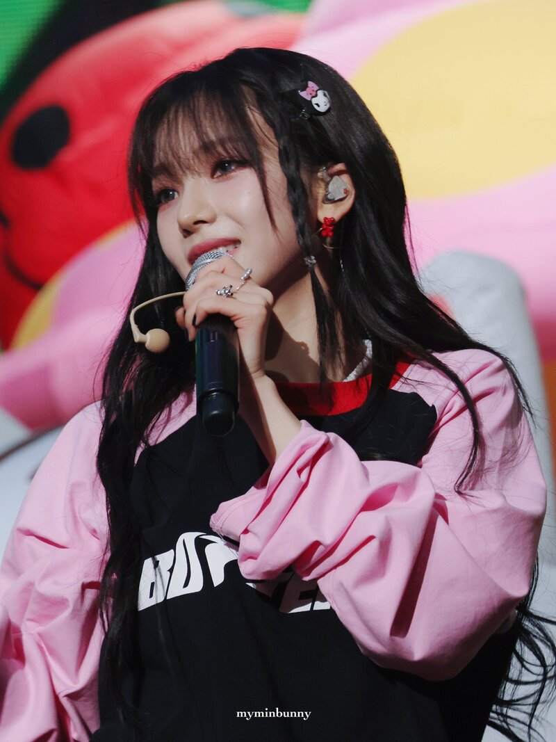 230226 aespa Karina - 1st Concert 'SYNK : HYPER LINE' in Seoul Day 2 documents 3