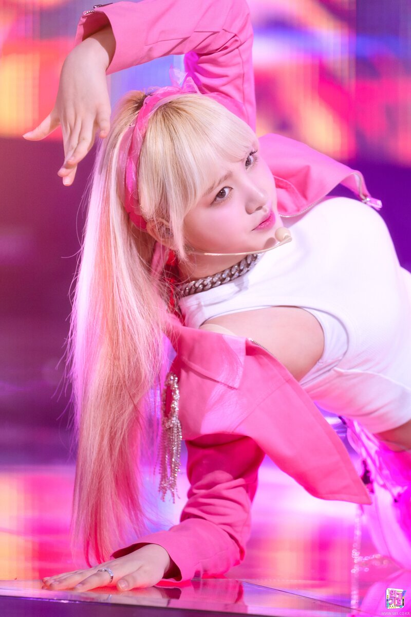220424 IVE Liz - ‘LOVE DIVE’ at Inkigayo documents 1