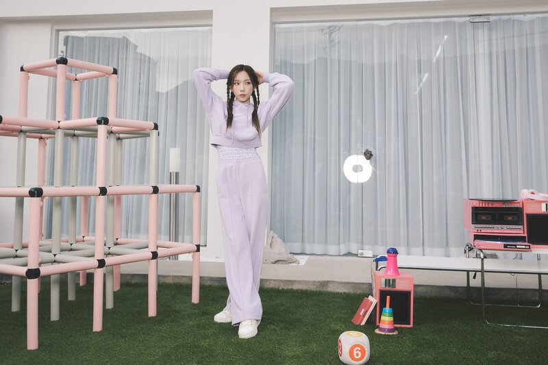 Taeyeon for NERDY 2022 FW Collection documents 8