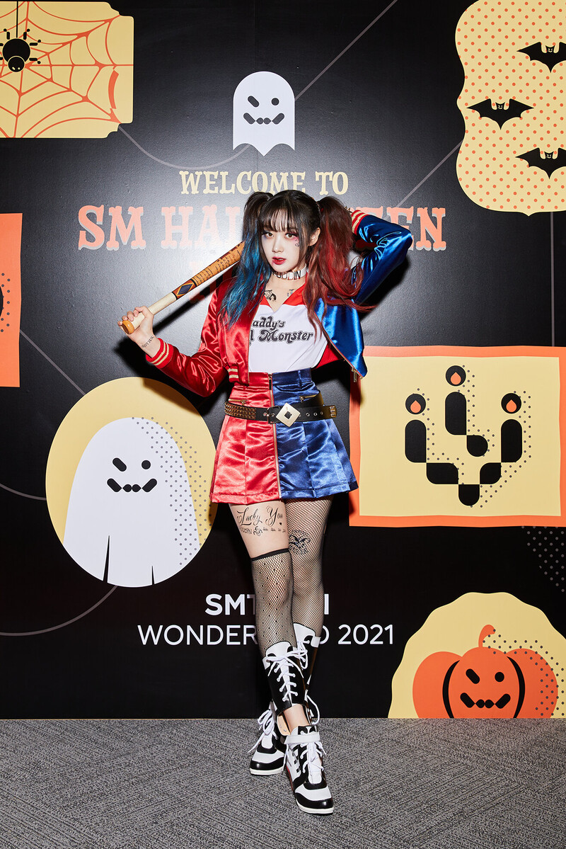 211031 SMTown Twitter Update - aespa at SM Halloween House documents 3