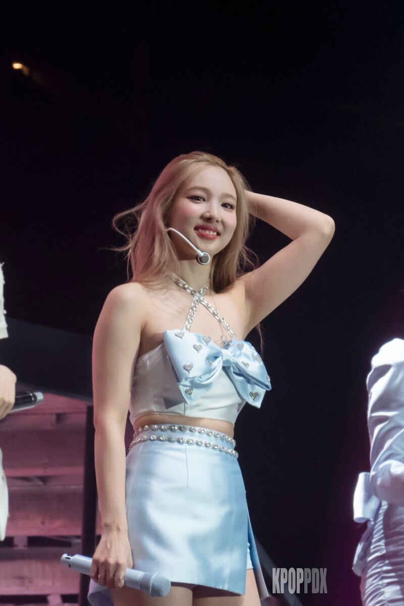 220514 TWICE Nayeon - 4th World Tour ‘Ⅲ’ Encore in Los Angeles Day 1 documents 3