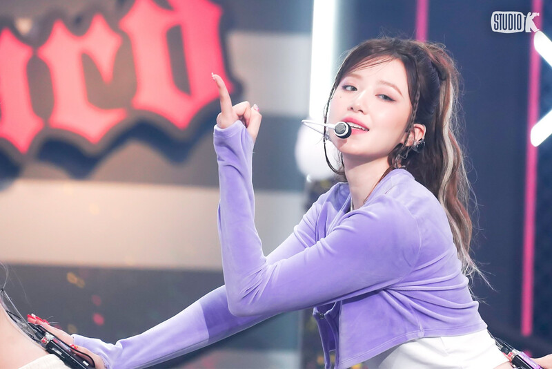 230519 (G)I-DLE Shuhua - ‘Queencard’ at Music Bank documents 11