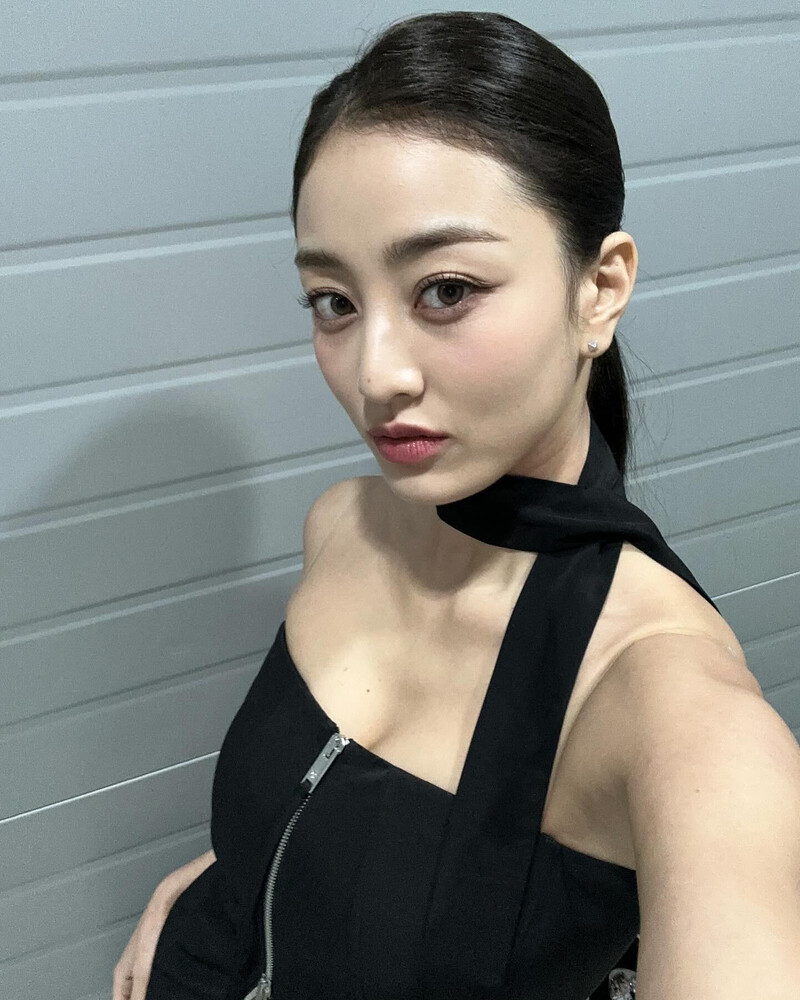 231209 - JIHYO Instagram Update documents 1