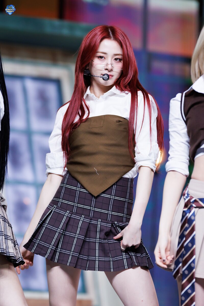 240307 LE SSERAFIM Yunjin - 'EASY' and 'Smart' at M Countdown documents 3