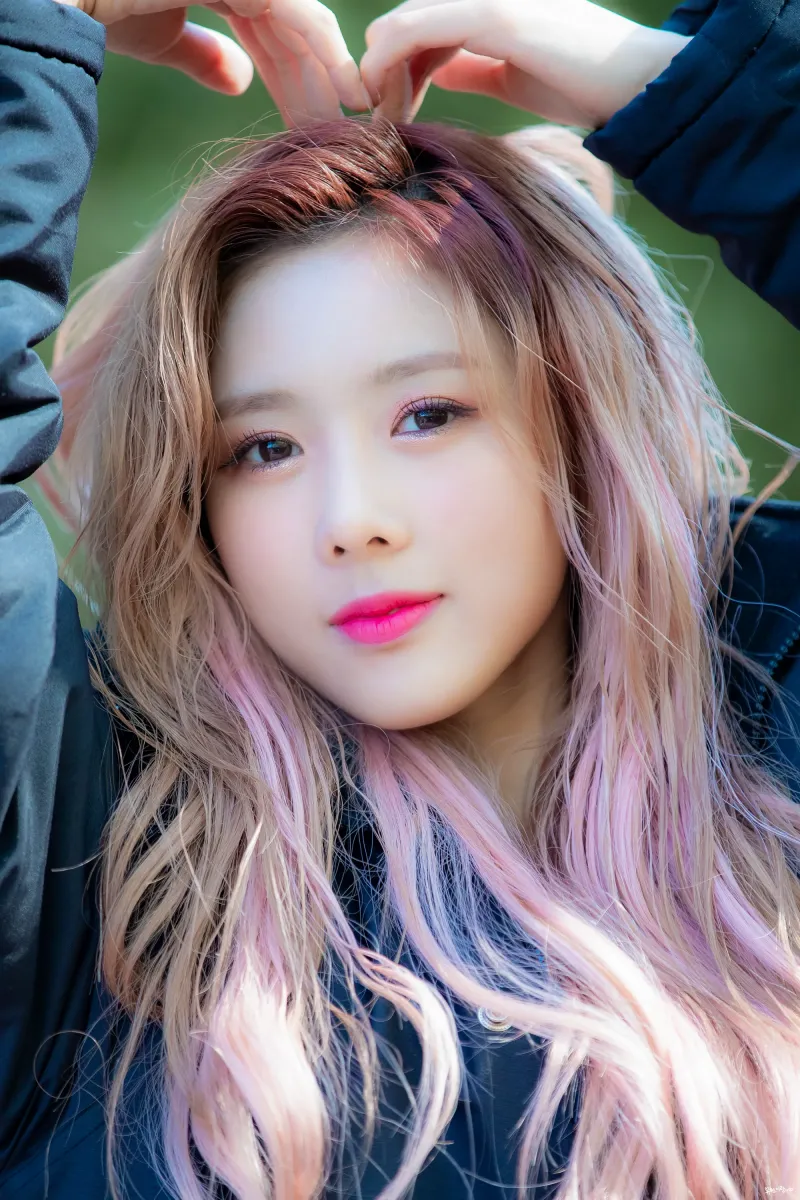 Yoohyeon965.png