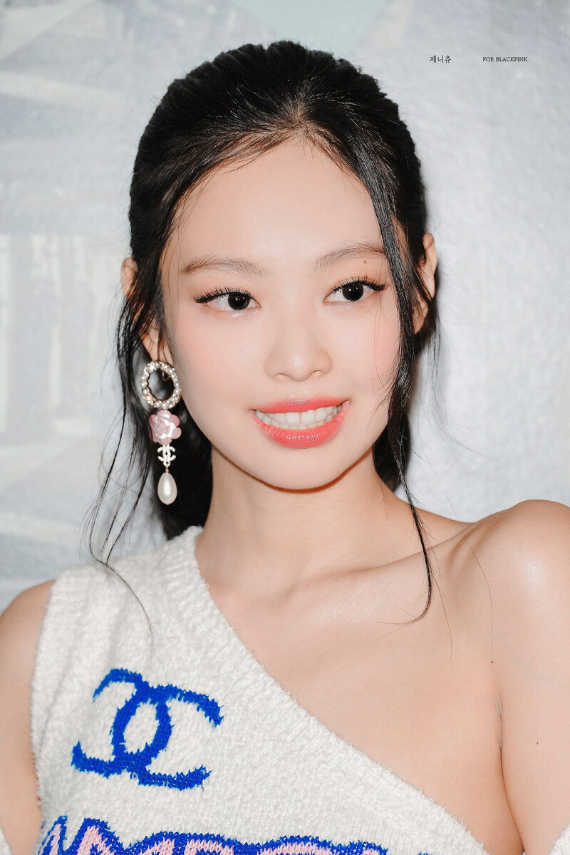 221004 BLACKPINK Jennie - CHANEL S/S 2023 Womenswear Show at Paris Fashion Week documents 2