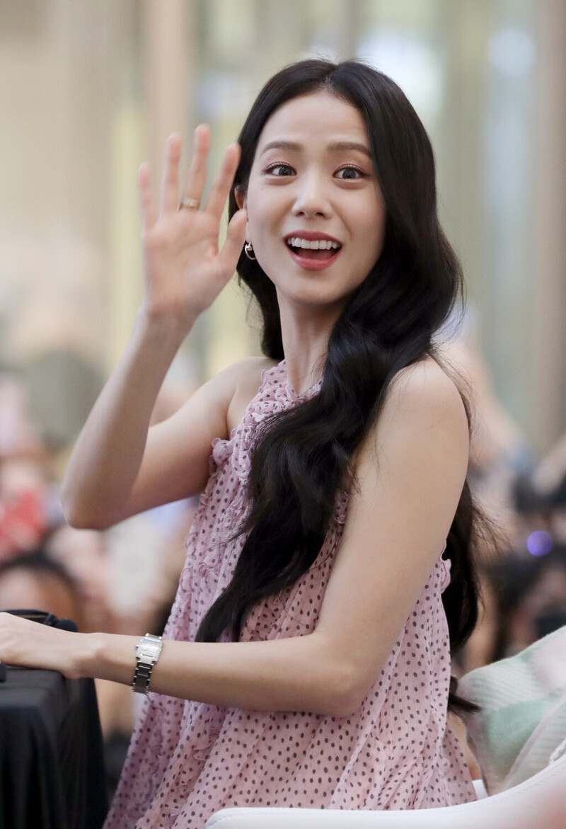 230401 JISOO- 'ME' Fan Meeting Event in Seoul documents 2