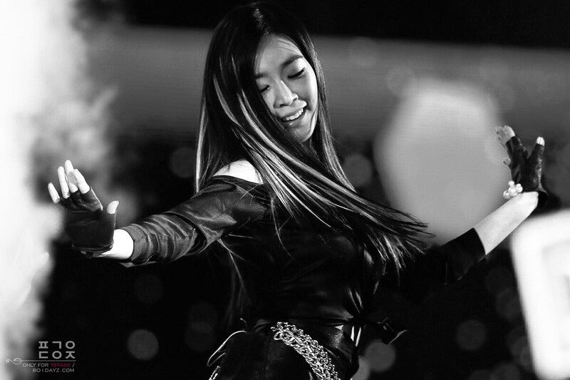 130511 Girls' Generation Tiffany at Dream Concert documents 9