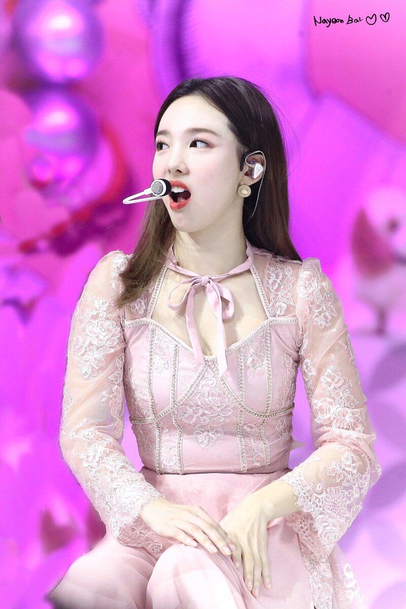 200104 TWICE Nayeon - 34th Golden Disc Awards Day 1 documents 4